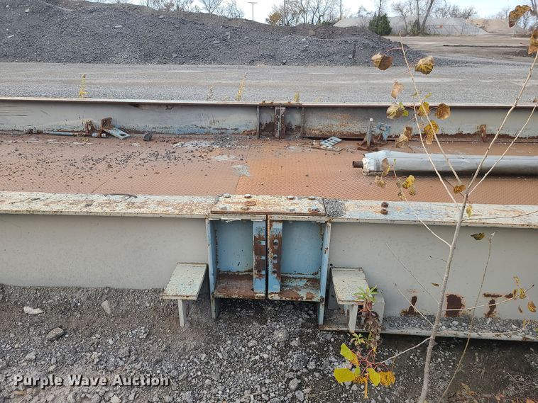 image for item LJ9336 Cardinal  scale frame