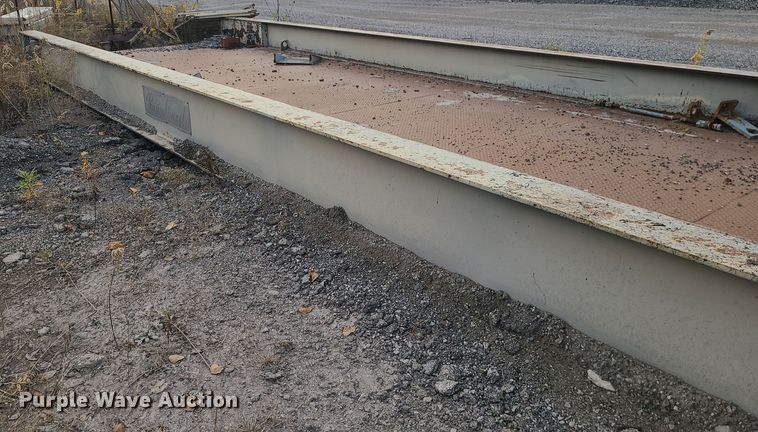 image for item LJ9336 Cardinal  scale frame