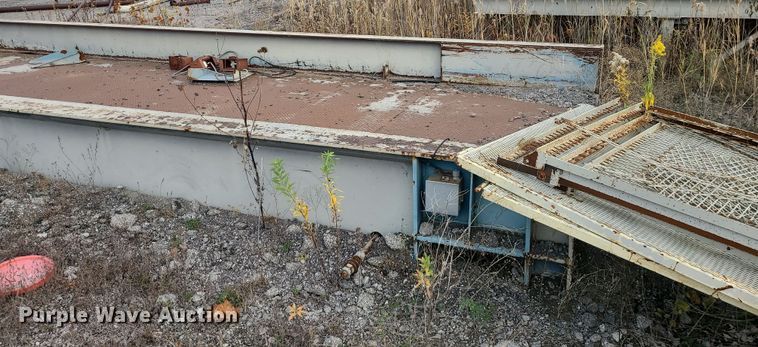 image for item LJ9336 Cardinal  scale frame