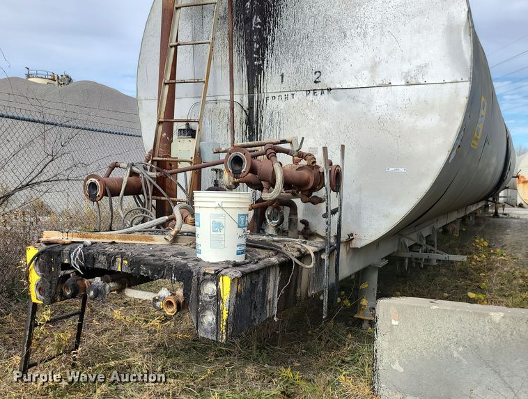 image for item LJ9343 Asphalt tank