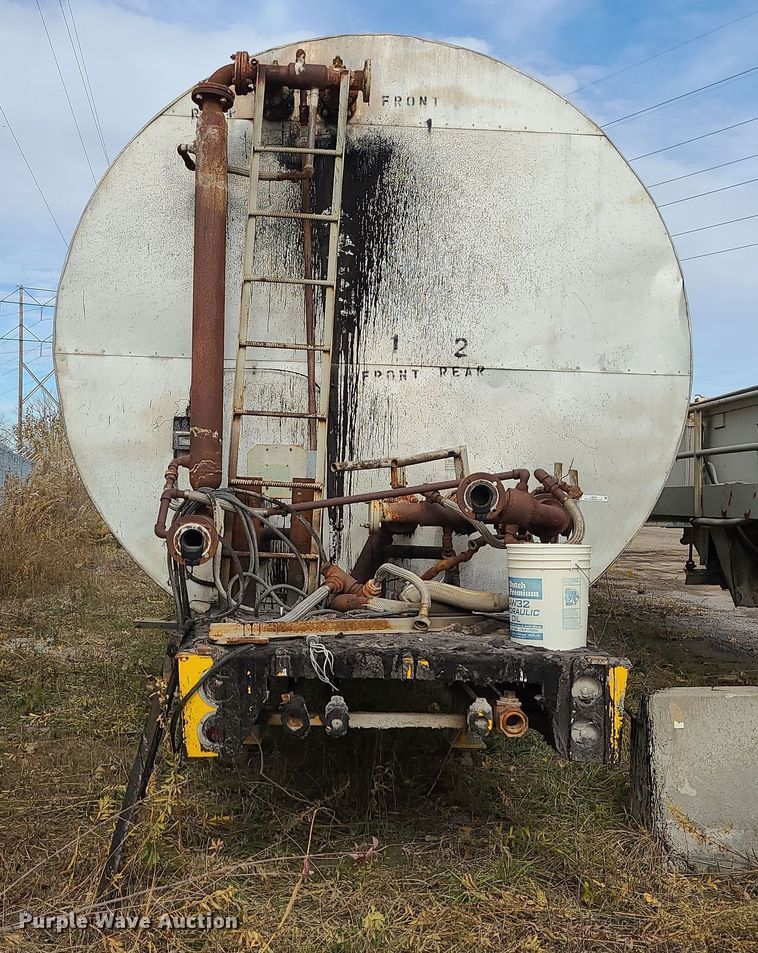 image for item LJ9343 Asphalt tank