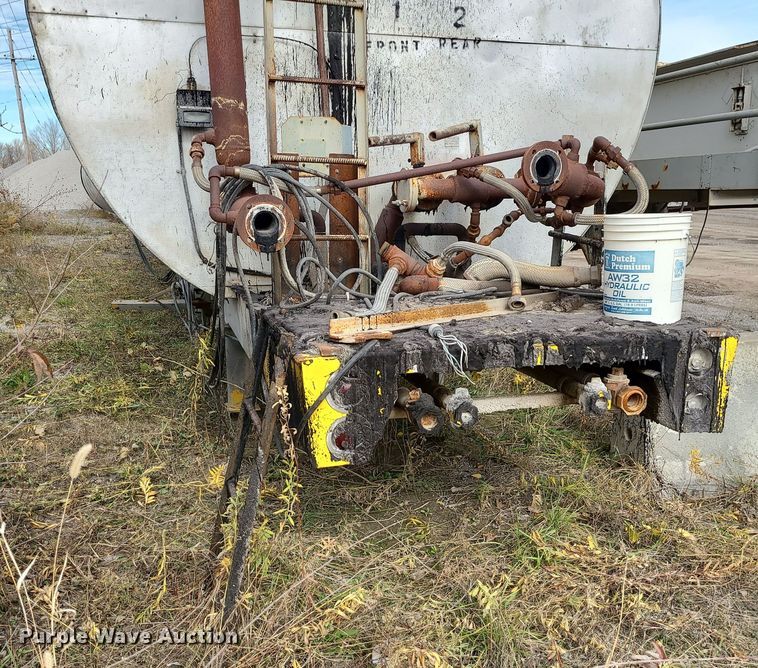 image for item LJ9343 Asphalt tank