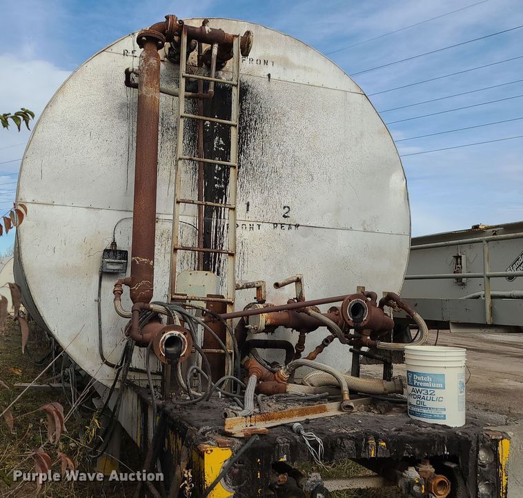 image for item LJ9343 Asphalt tank