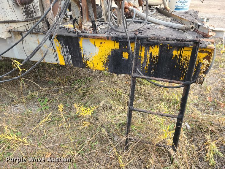 image for item LJ9343 Asphalt tank