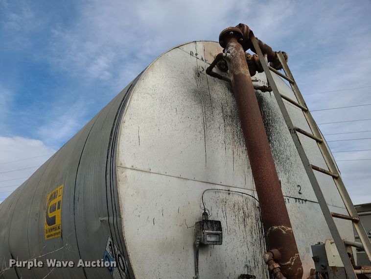 image for item LJ9343 Asphalt tank