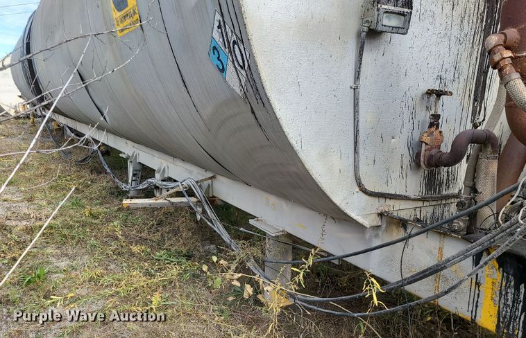 image for item LJ9343 Asphalt tank