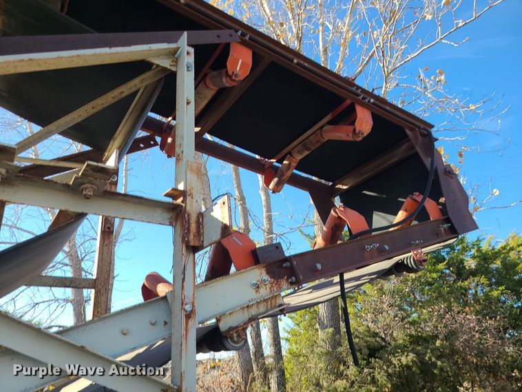 image for item LJ9353 Cedarapids  crushing plant