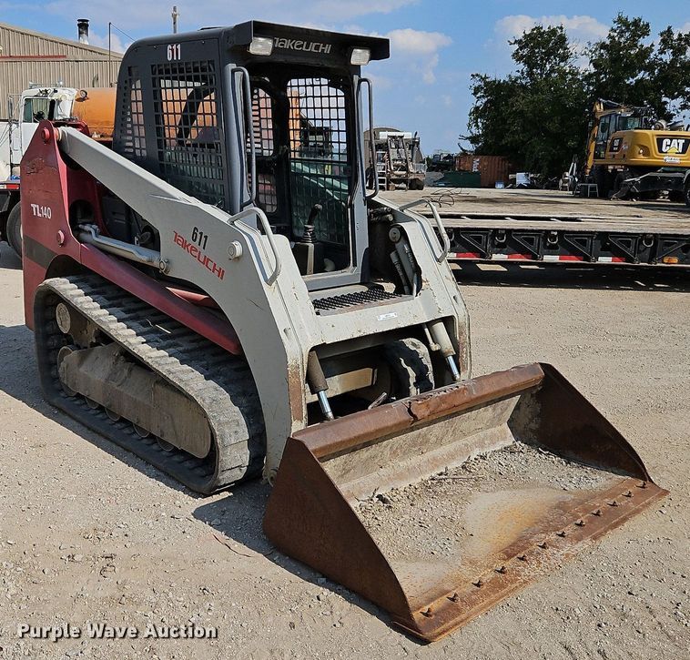 image for item LM9161 2004 Takeuchi TL140  tracked skid steer loader