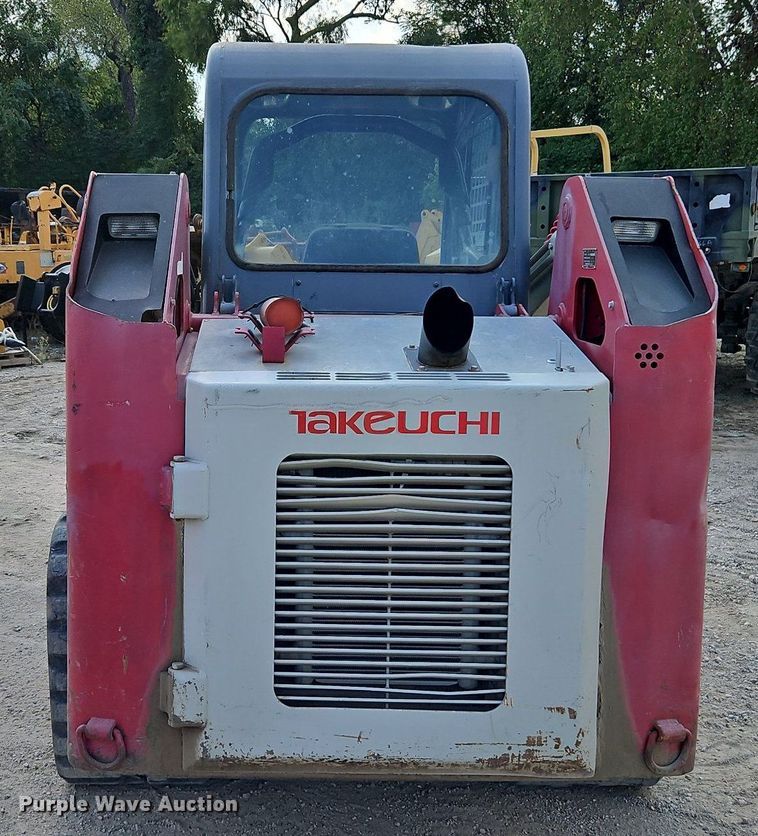 image for item LM9161 2004 Takeuchi TL140  tracked skid steer loader