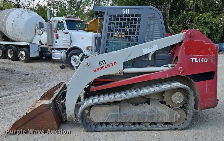 image for item LM9161 2004 Takeuchi TL140  tracked skid steer loader
