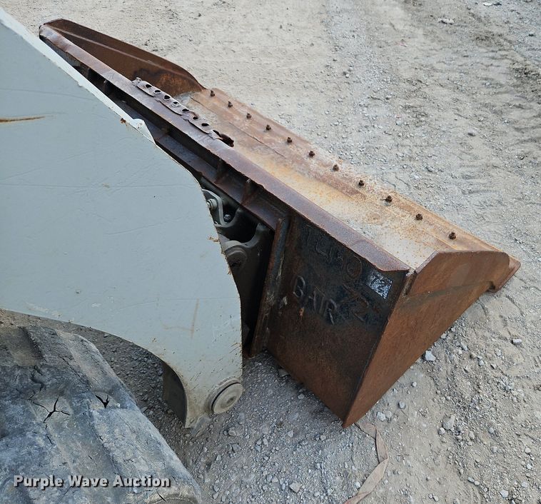 image for item LM9161 2004 Takeuchi TL140  tracked skid steer loader