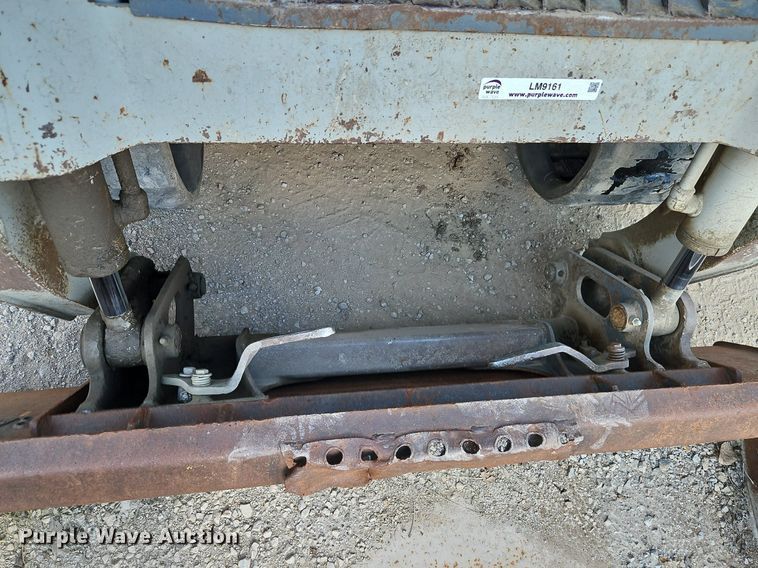 image for item LM9161 2004 Takeuchi TL140  tracked skid steer loader