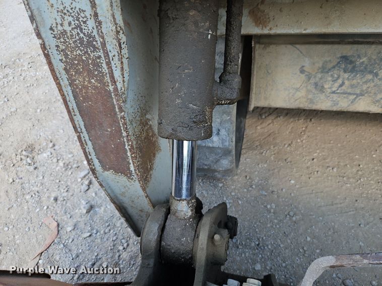 image for item LM9161 2004 Takeuchi TL140  tracked skid steer loader