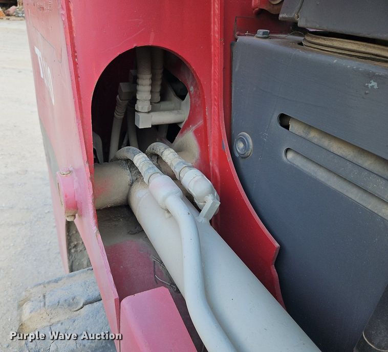 image for item LM9161 2004 Takeuchi TL140  tracked skid steer loader