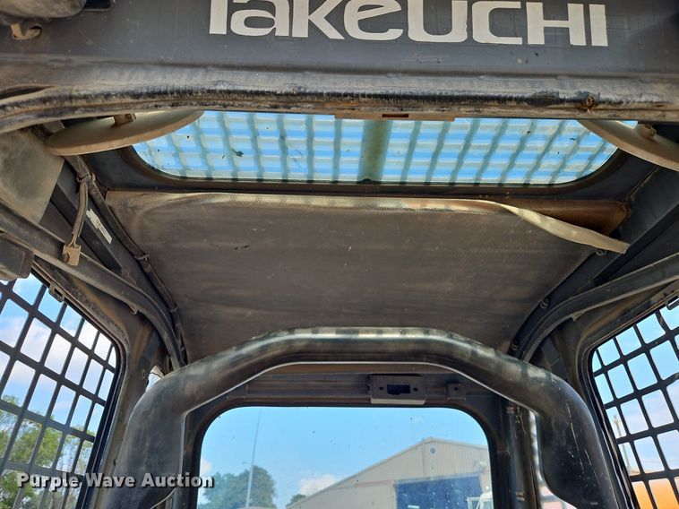 image for item LM9161 2004 Takeuchi TL140  tracked skid steer loader