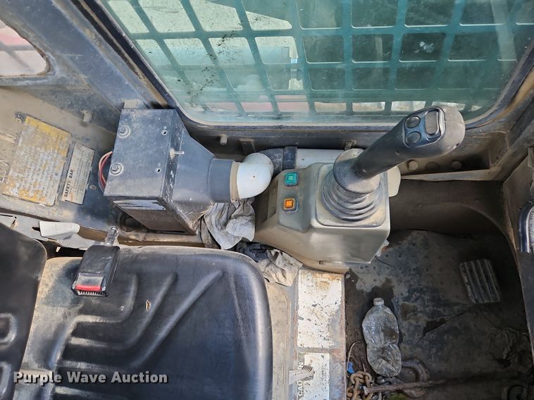 image for item LM9161 2004 Takeuchi TL140  tracked skid steer loader