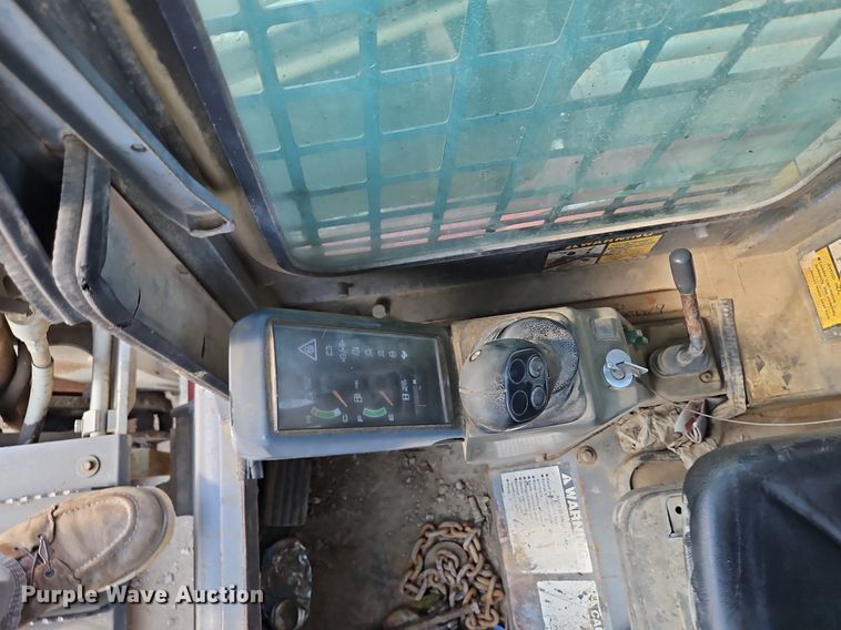 image for item LM9161 2004 Takeuchi TL140  tracked skid steer loader