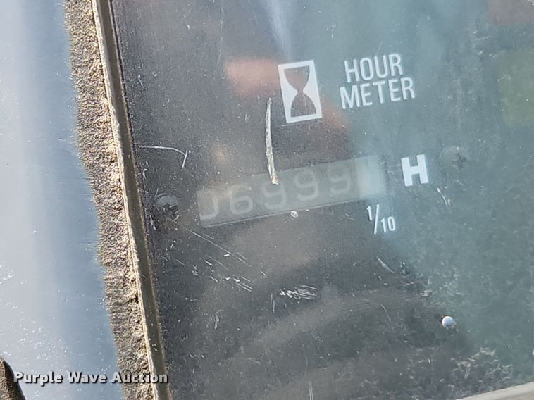 image for item LM9161 2004 Takeuchi TL140  tracked skid steer loader