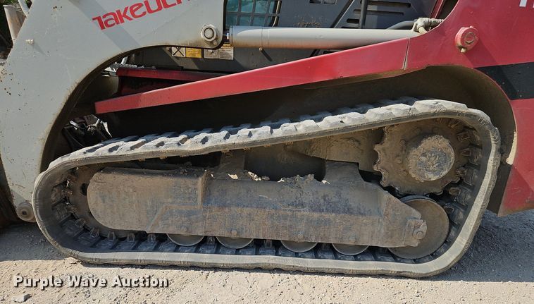image for item LM9161 2004 Takeuchi TL140  tracked skid steer loader