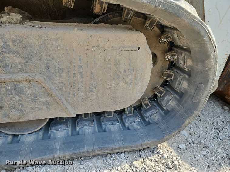 image for item LM9161 2004 Takeuchi TL140  tracked skid steer loader