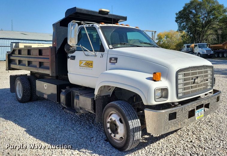 image for item LO9825 1999 Chevrolet C6500  dump truck