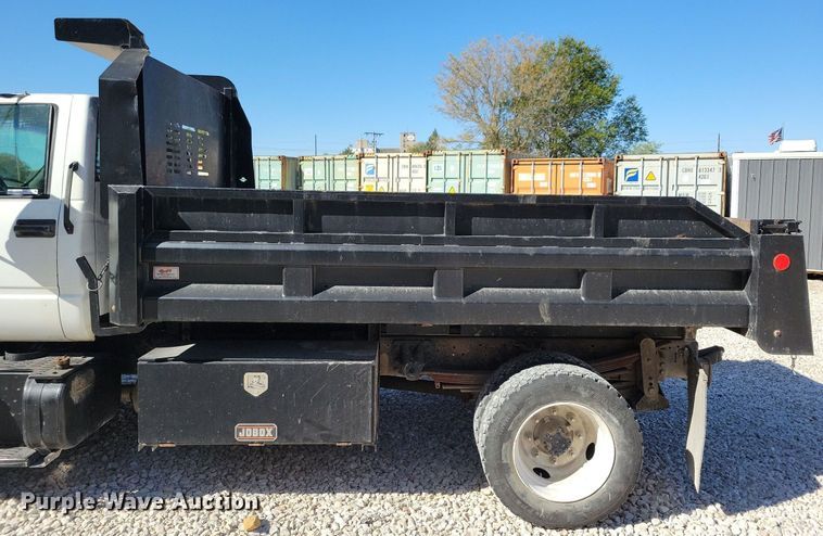 image for item LO9825 1999 Chevrolet C6500  dump truck