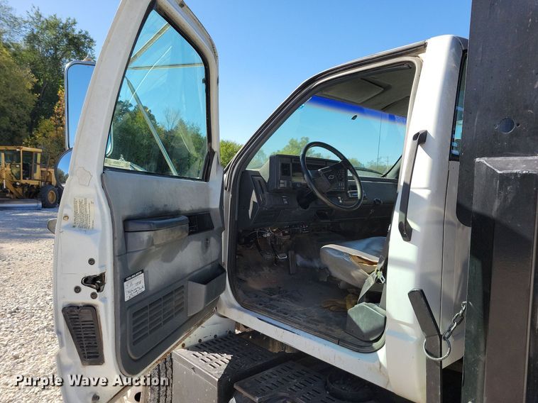 image for item LO9825 1999 Chevrolet C6500  dump truck