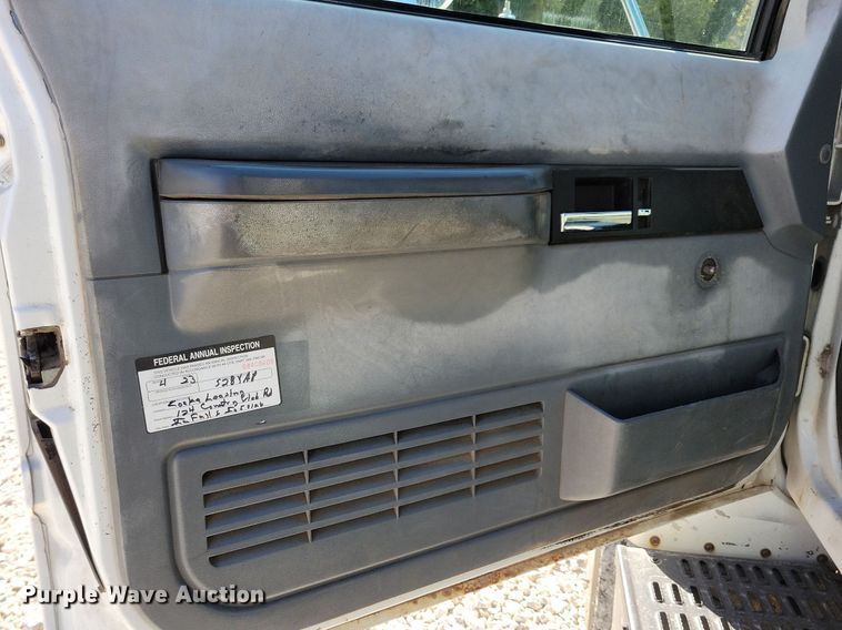 image for item LO9825 1999 Chevrolet C6500  dump truck