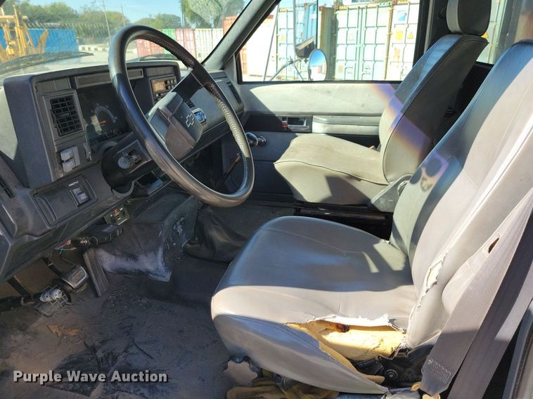 image for item LO9825 1999 Chevrolet C6500  dump truck