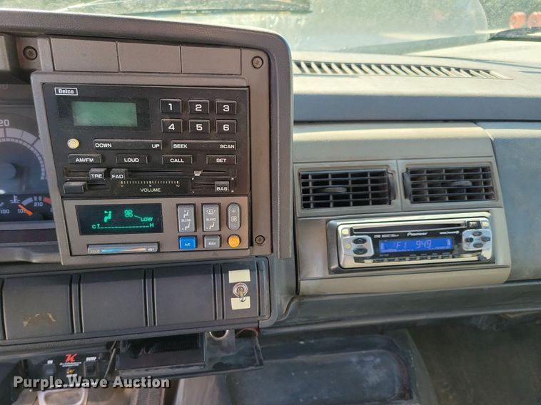 image for item LO9825 1999 Chevrolet C6500  dump truck