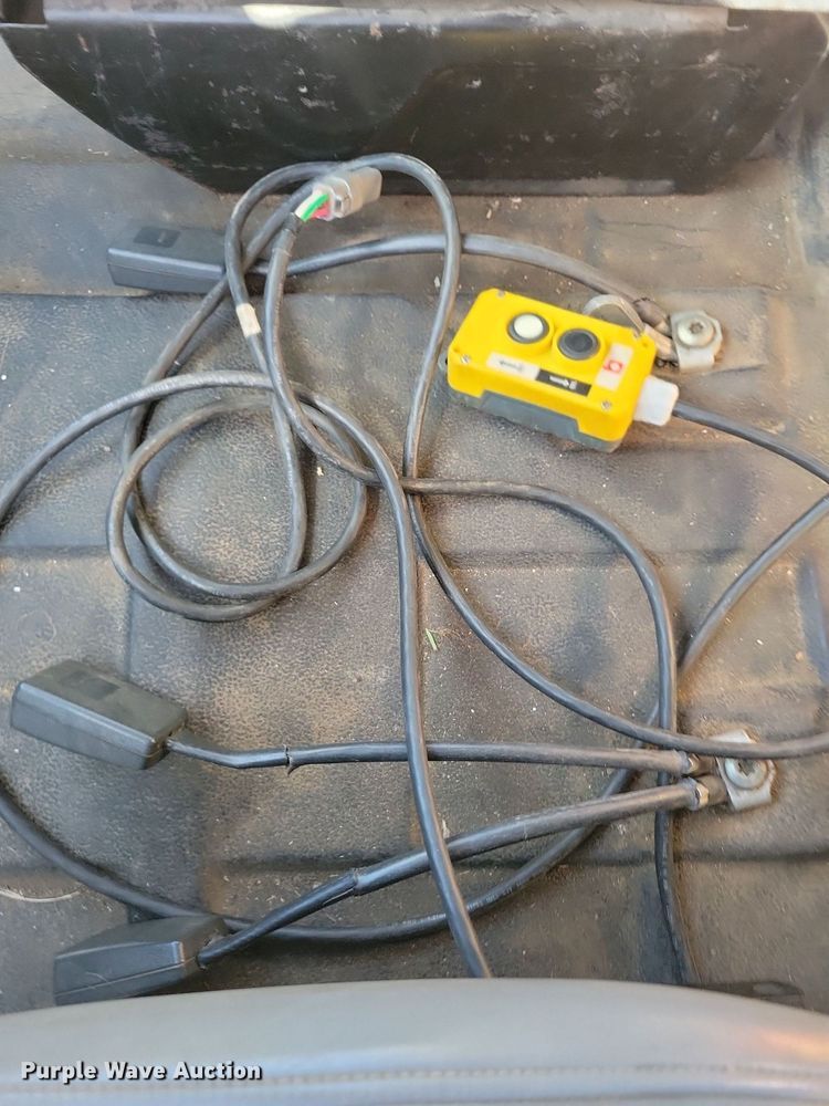 image for item LO9825 1999 Chevrolet C6500  dump truck