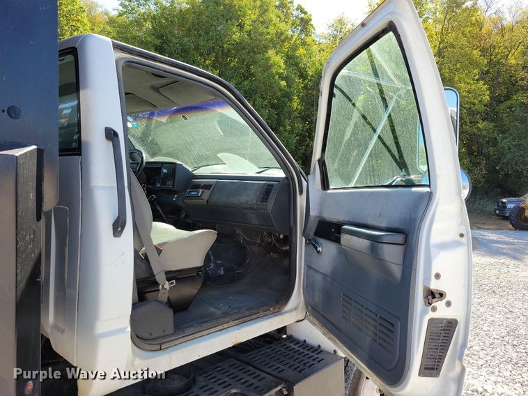 image for item LO9825 1999 Chevrolet C6500  dump truck