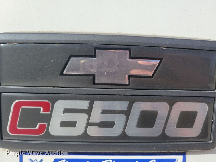 image for item LO9825 1999 Chevrolet C6500  dump truck