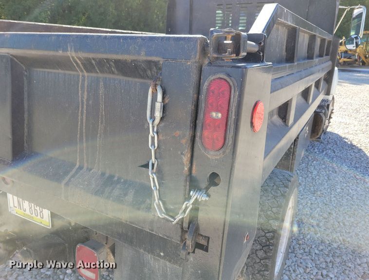 image for item LO9825 1999 Chevrolet C6500  dump truck