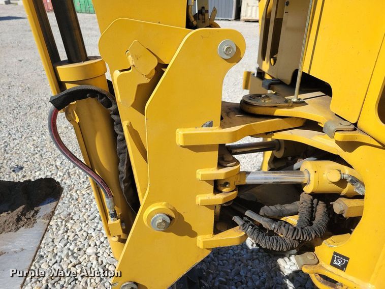 image for item LO9827 2017 Vermeer RTX750  trencher