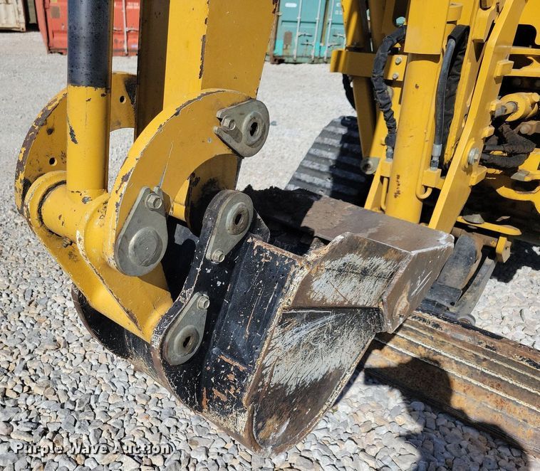 image for item LO9827 2017 Vermeer RTX750  trencher