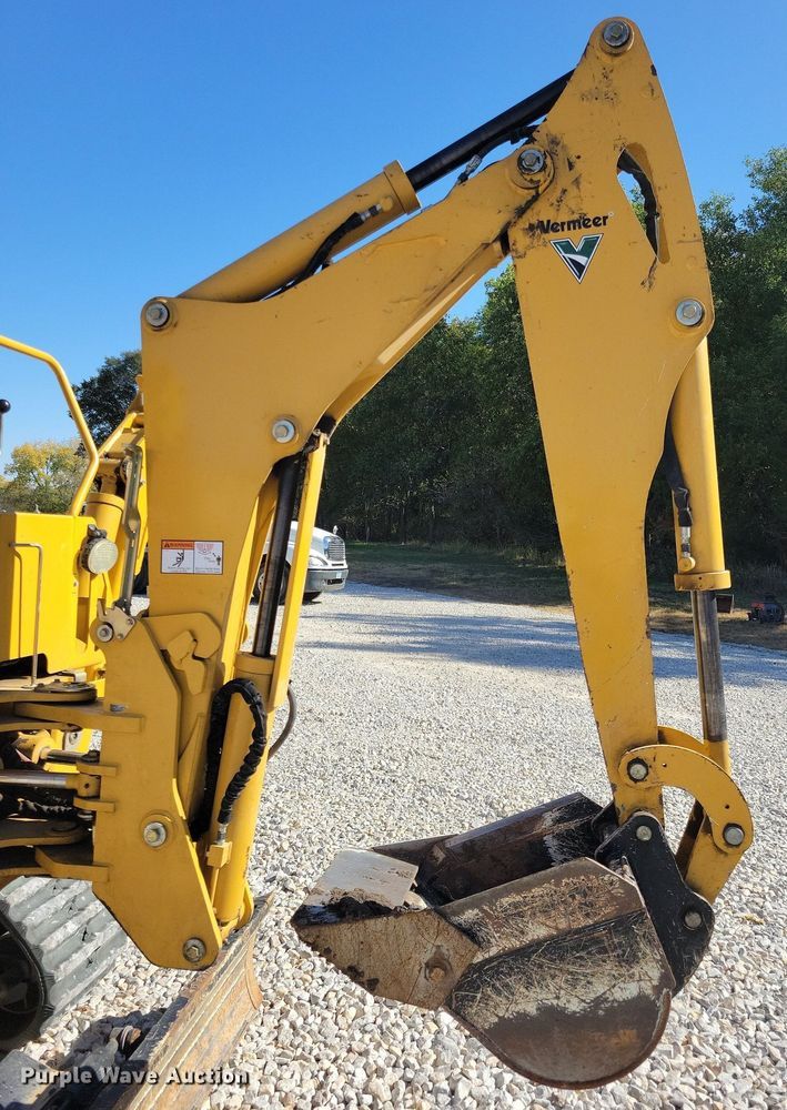 image for item LO9827 2017 Vermeer RTX750  trencher