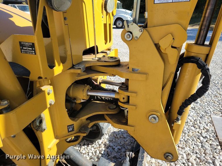 image for item LO9827 2017 Vermeer RTX750  trencher