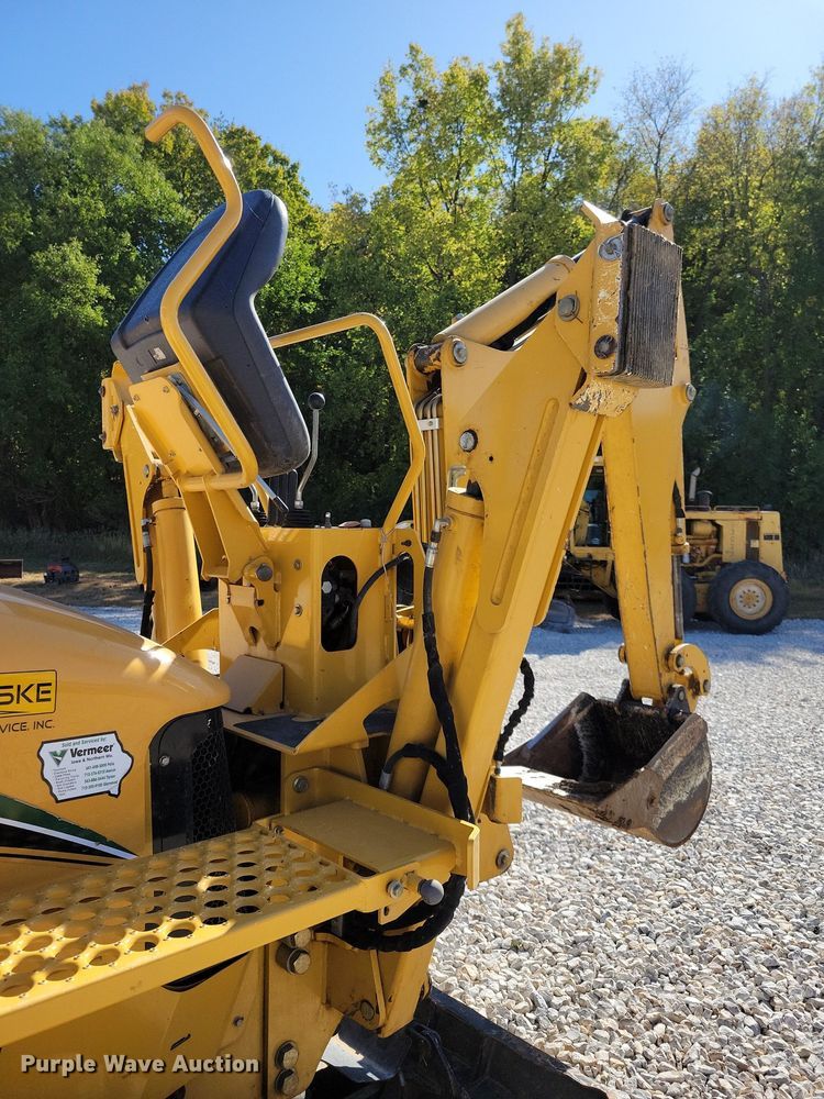 image for item LO9827 2017 Vermeer RTX750  trencher