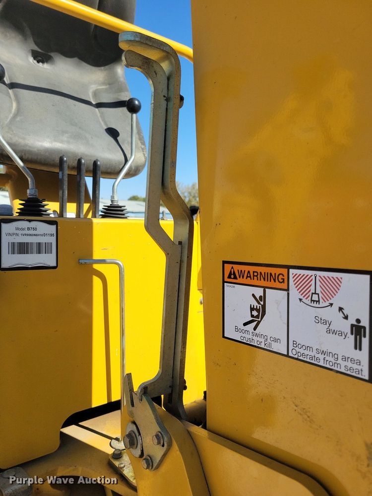 image for item LO9827 2017 Vermeer RTX750  trencher