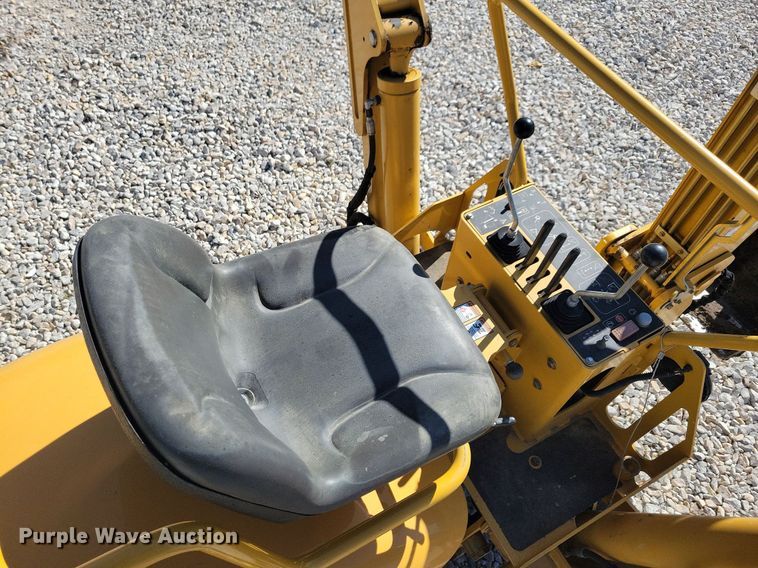 image for item LO9827 2017 Vermeer RTX750  trencher