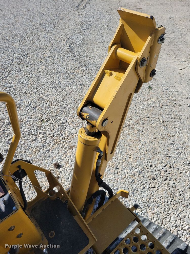 image for item LO9827 2017 Vermeer RTX750  trencher
