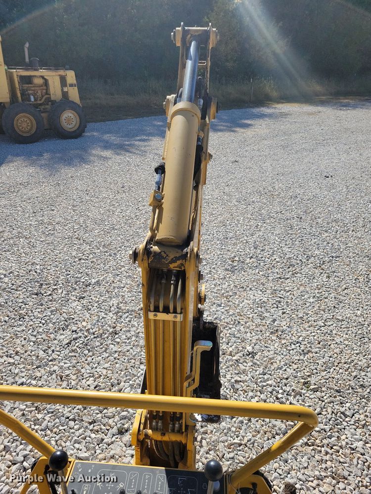 image for item LO9827 2017 Vermeer RTX750  trencher