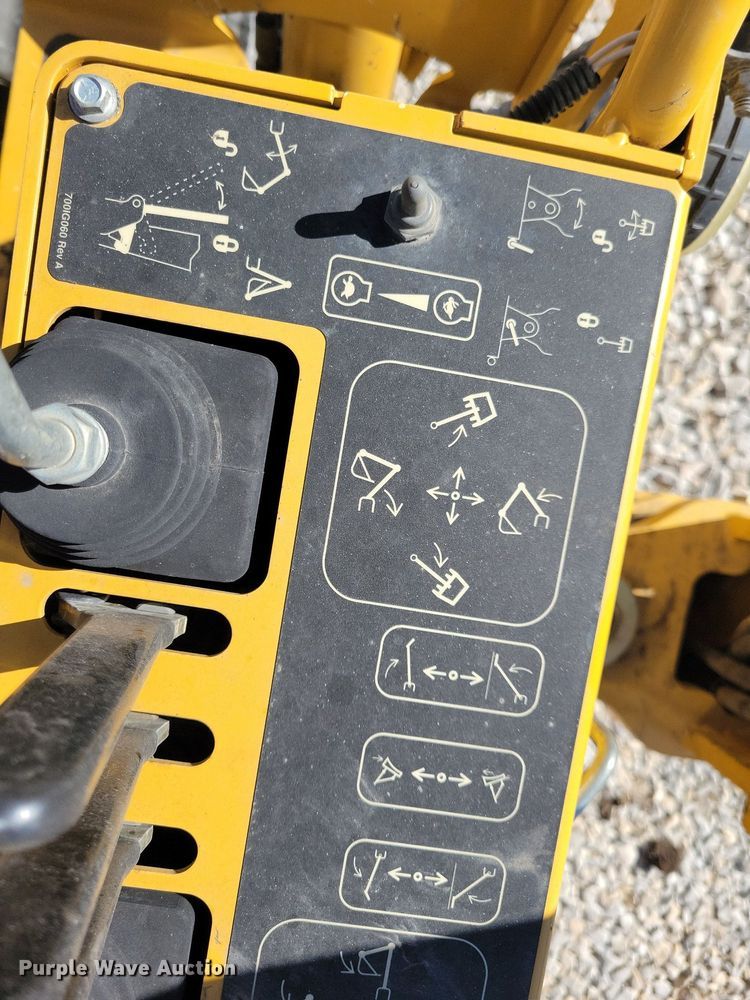 image for item LO9827 2017 Vermeer RTX750  trencher