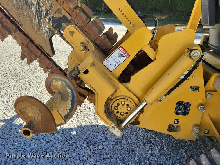 image for item LO9827 2017 Vermeer RTX750  trencher