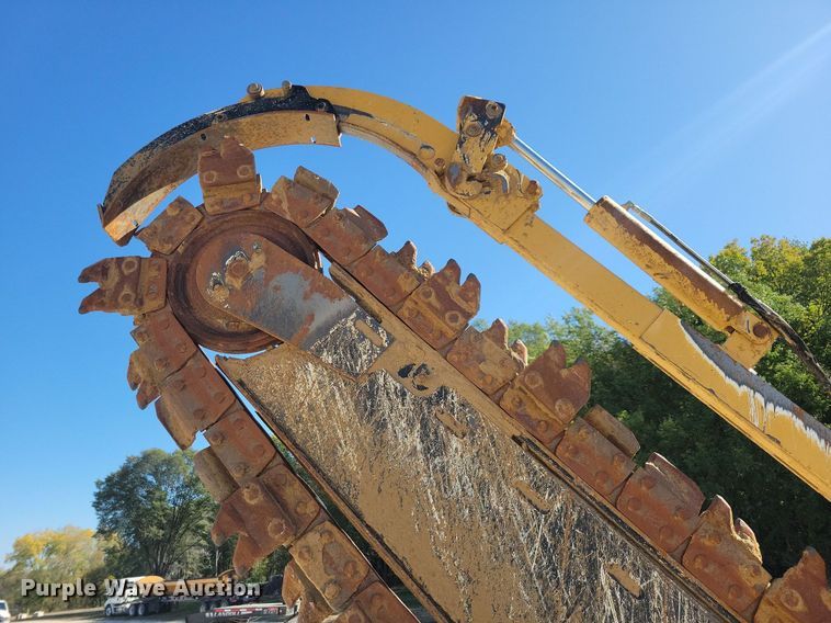 image for item LO9827 2017 Vermeer RTX750  trencher