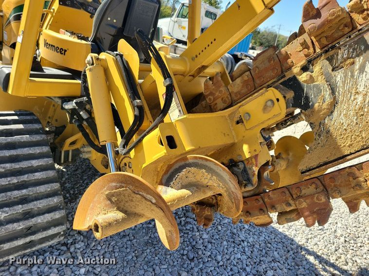 image for item LO9827 2017 Vermeer RTX750  trencher