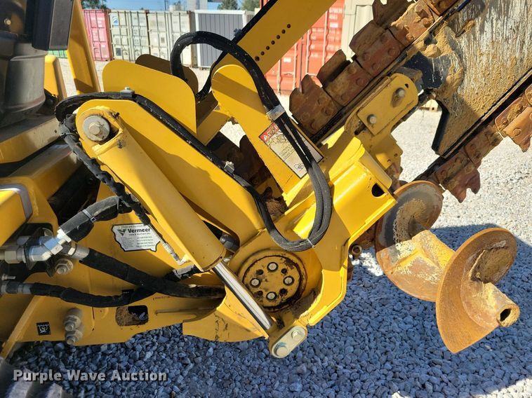 image for item LO9827 2017 Vermeer RTX750  trencher
