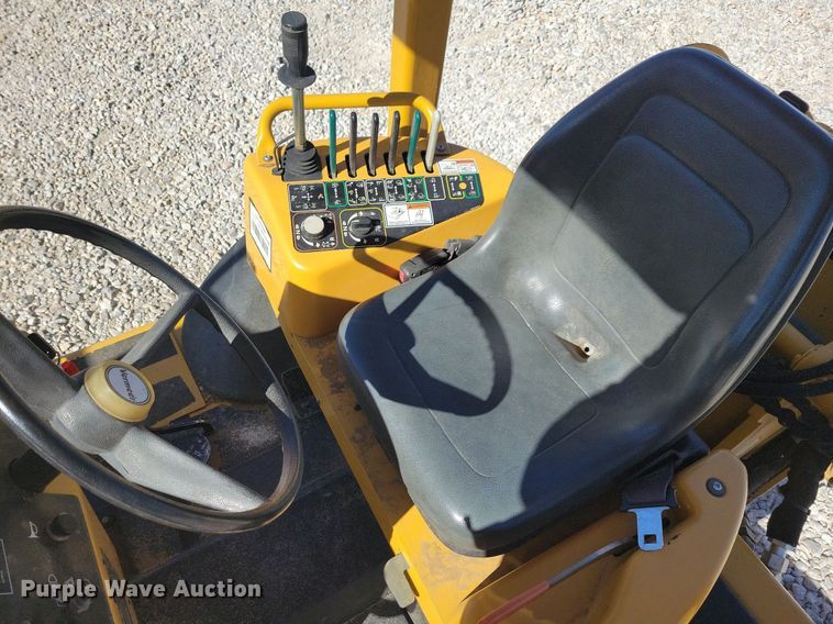 image for item LO9827 2017 Vermeer RTX750  trencher