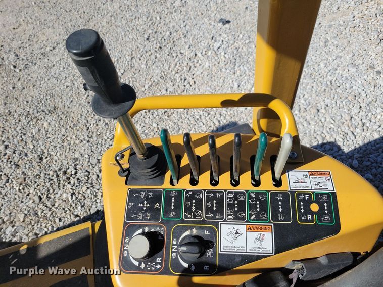 image for item LO9827 2017 Vermeer RTX750  trencher